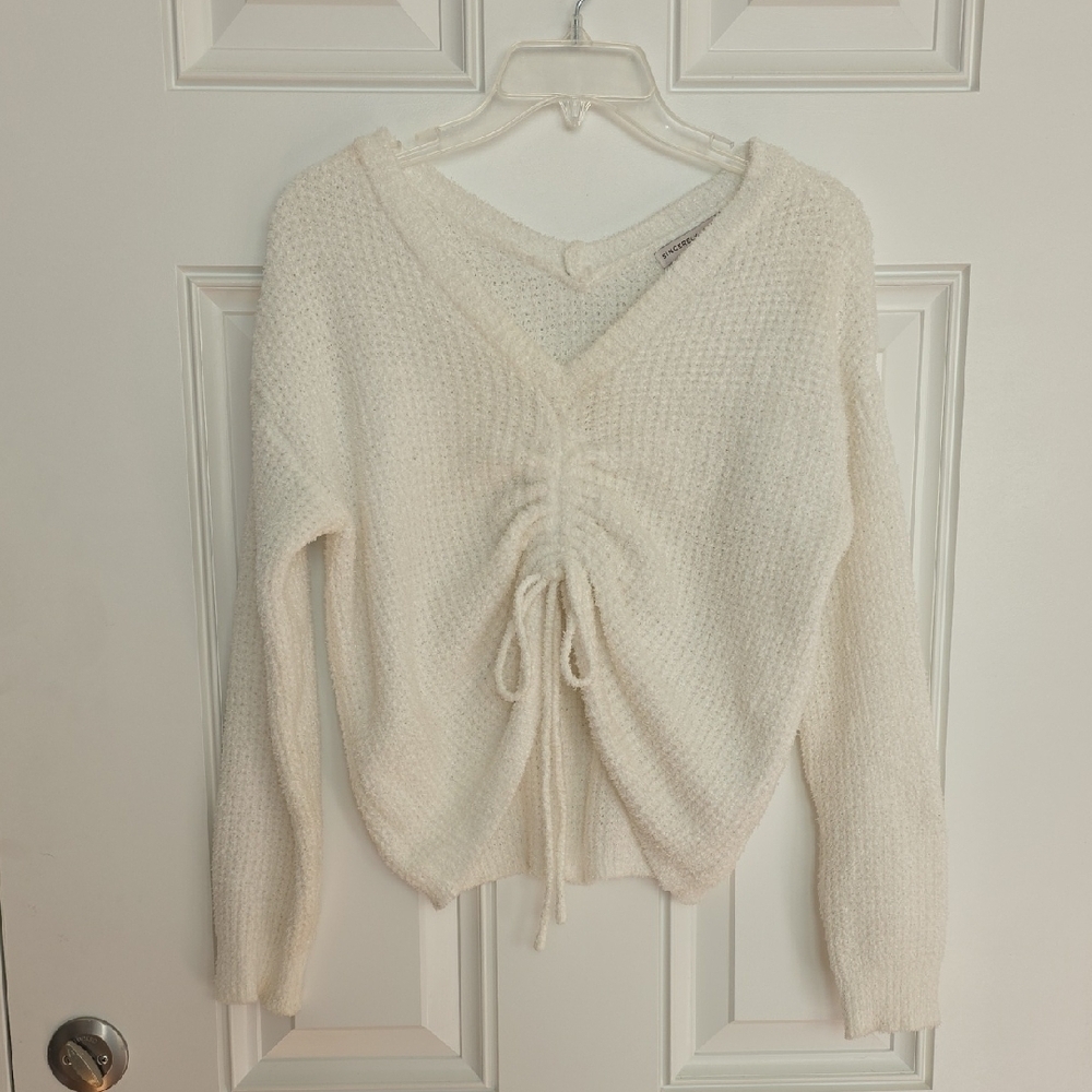 Sincerely Jules Cream V-Neck Sweater.  Size Large
